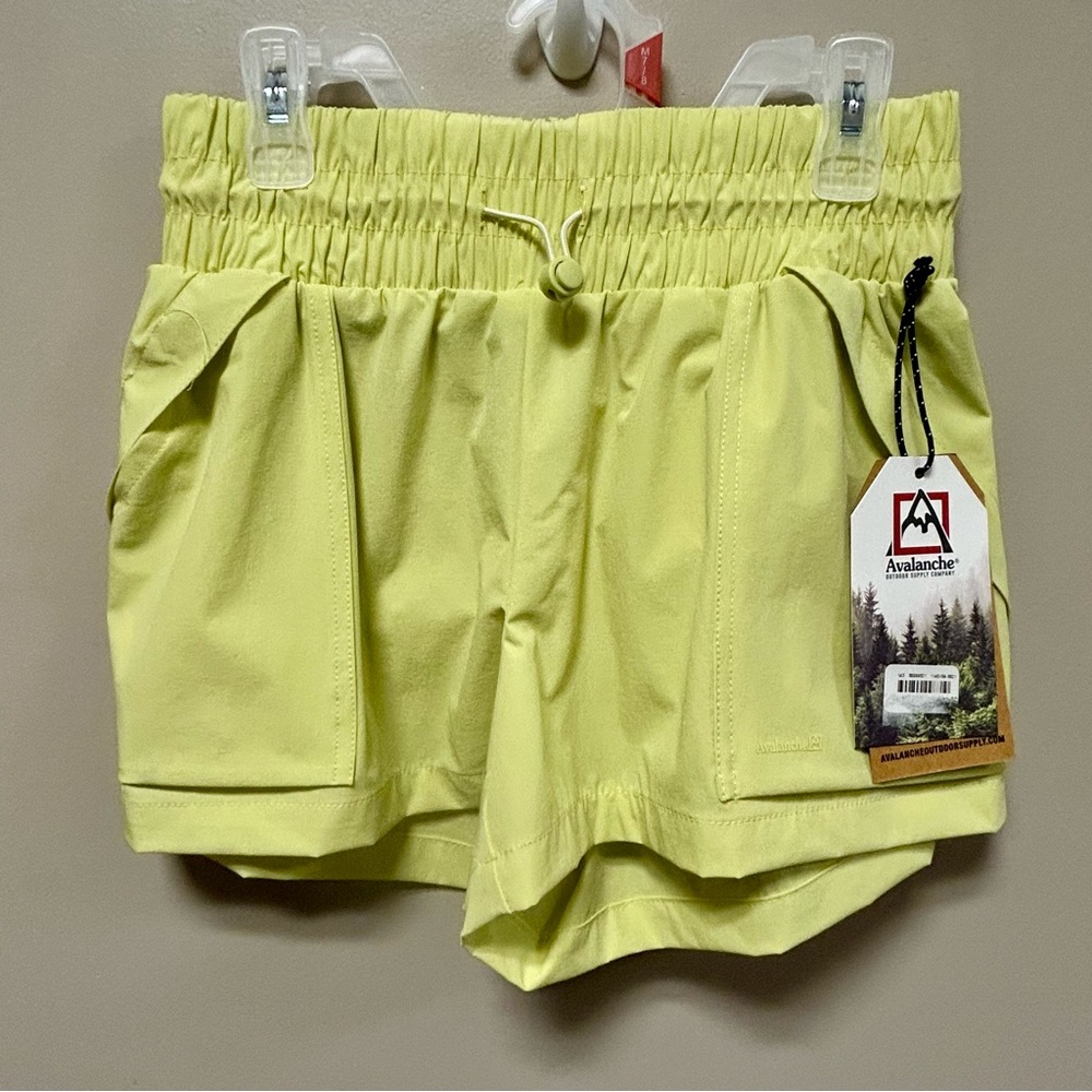 Avalanche Women's Lime Green Shorts Sz S NWT